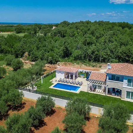 Nikolas Holiday home Kastelir